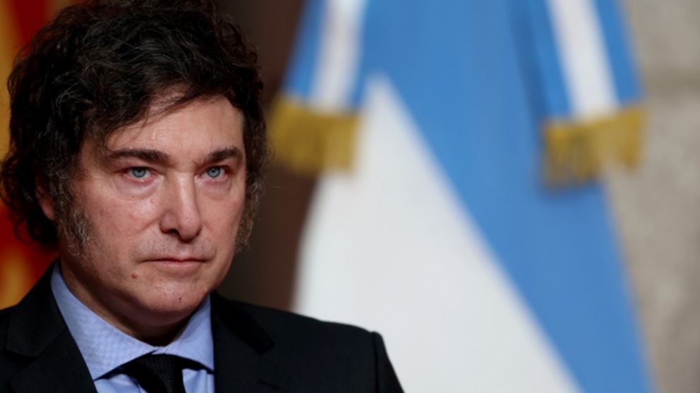 Javier Milei suspendió su viaje a España.