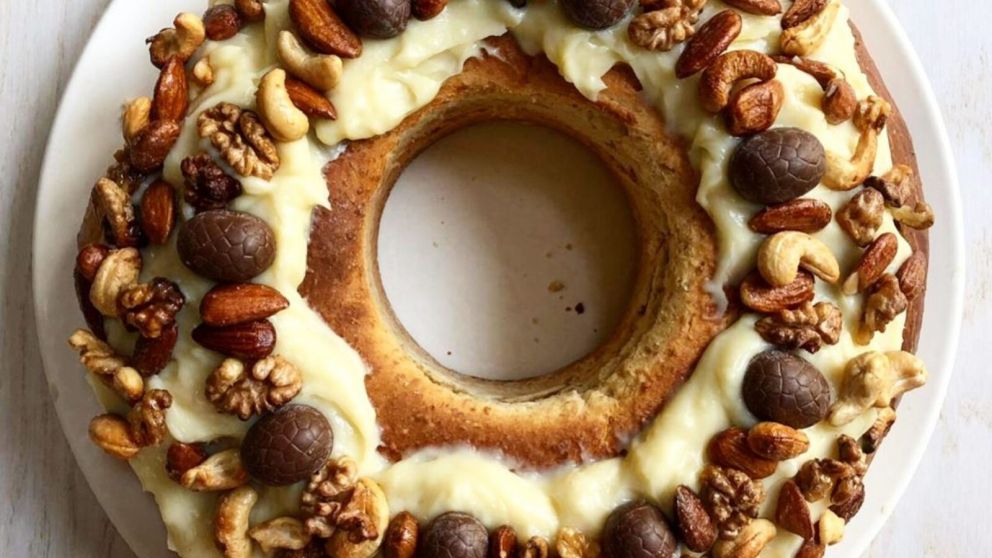 Rosca de pascua con dulce de leche, chocolate banco y frutos secos: una receta diferente para sorprender en Semana Santa.