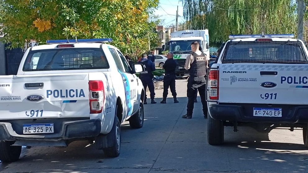 Una barrendera murió atropellada por un camión recolector de basura.