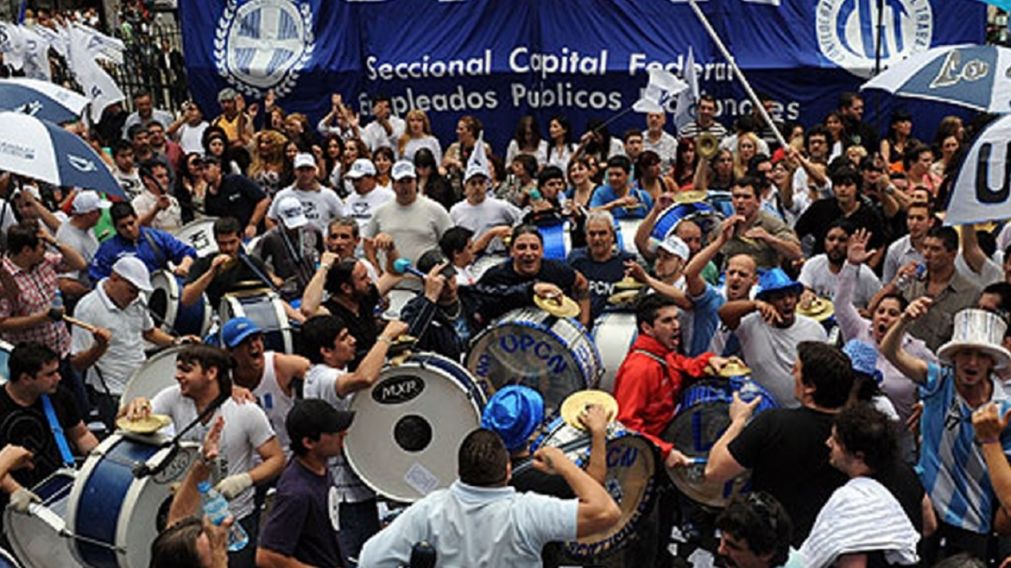 Estatales piden al Gobierno la reapertura de las paritarias tras conocerse la inflación de marzo del Indec.