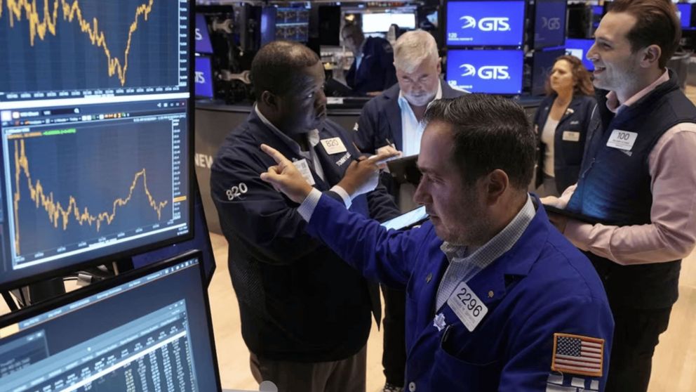 Sin cepo cambiario, día 3: fin de la semana corta con subas en el mercado y un el riesgo país con su mínino en un mes