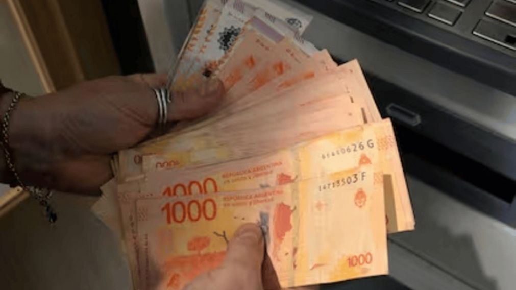 La salida del cepo cambiario despertó una gran competencia entre bancos por captar depósitos en pesos.
