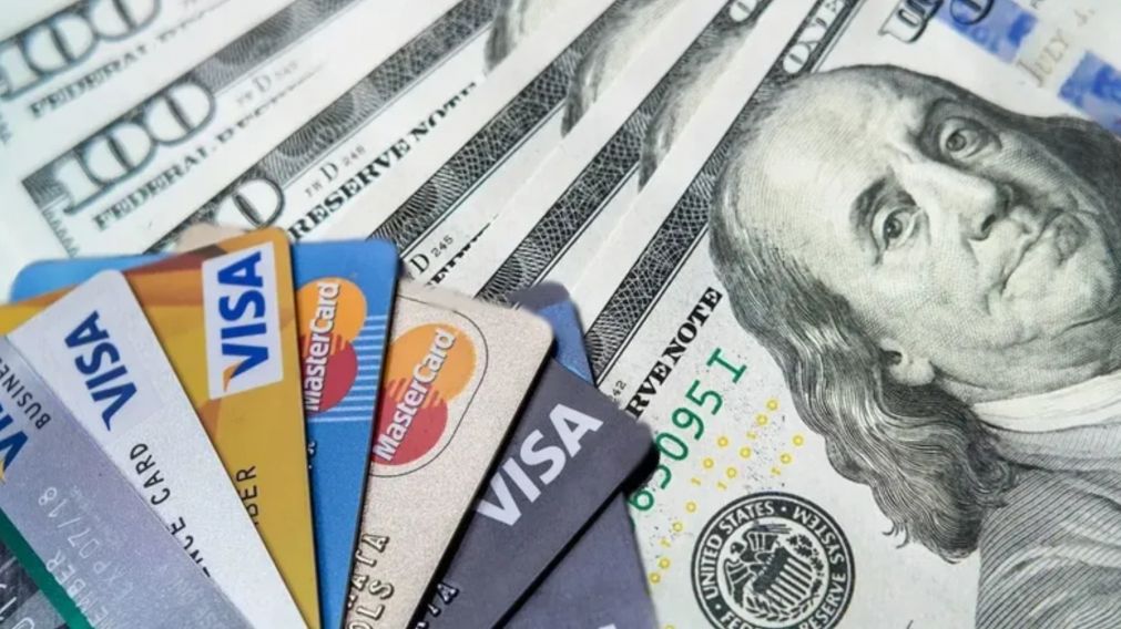 Los usuarios deberán tener una cuenta bancaria en dólares y una tarjeta asociada.