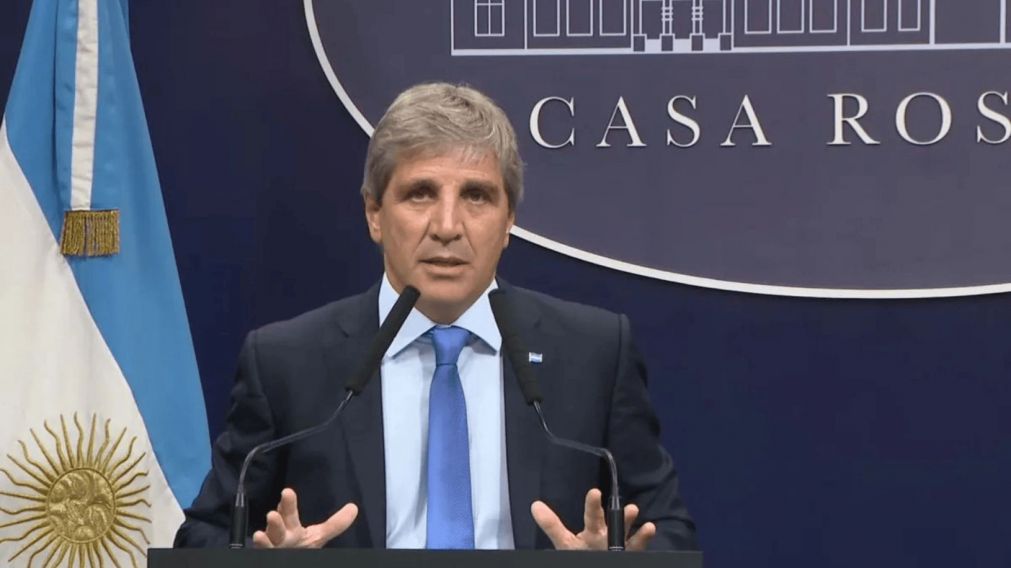 El ministro de Economía, Luis Caputo, anunció la eliminación del Certificado de Importación de Bienes Usados (CIBU).