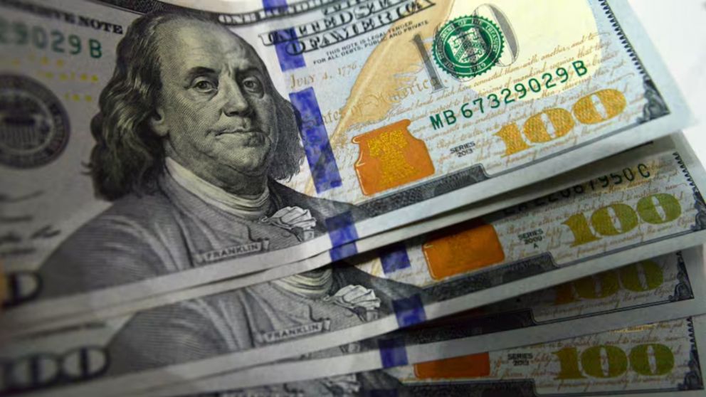 La medida busca acceder a un sistema más libre y competitivo a la compra de dólares.