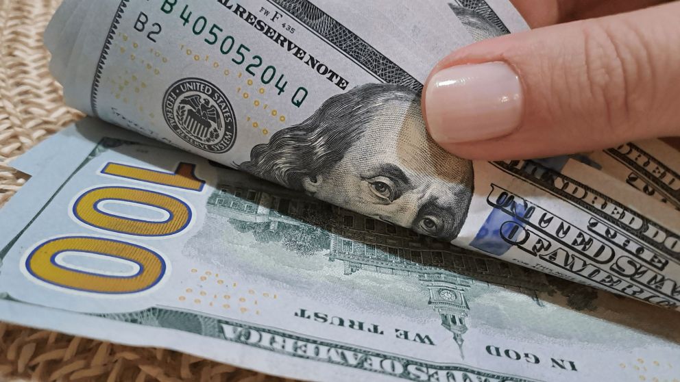 Contin�a la alta demanda de divisas por parte de los importadores.