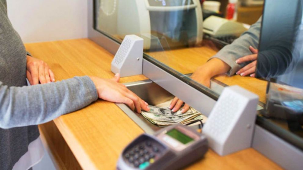 Los bancos ajustaron el valor del dólar durante la primera jornada sin cepo cambiario.