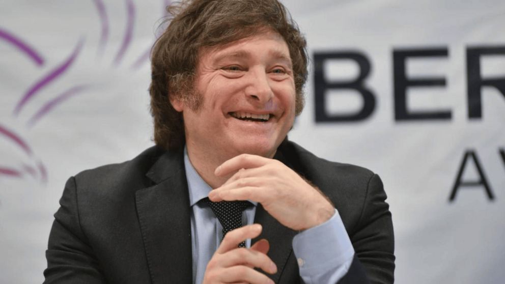 Javier Milei celebró el fin de las restricciones para la compra de dólares (Archivo).