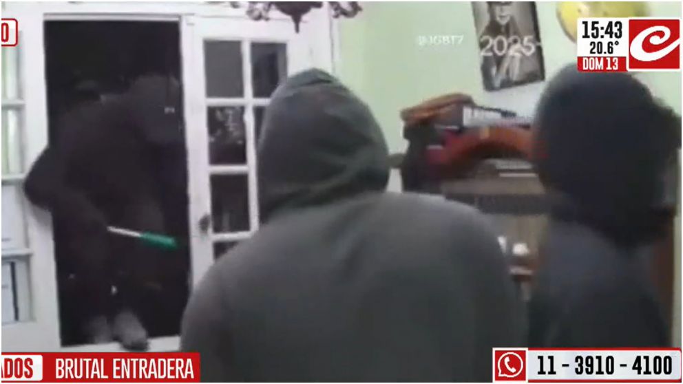 Cinco personas ingresaron a la casa de un jubilado.