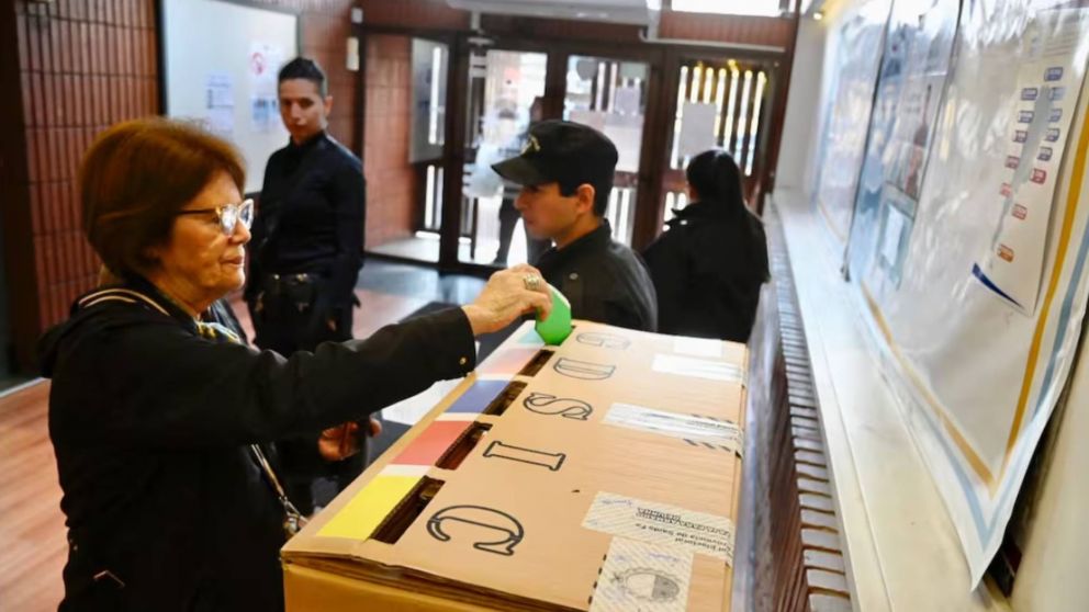 Elecciones en Santa Fe: en Rosario solo votó el 20% votó hasta el mediodía
