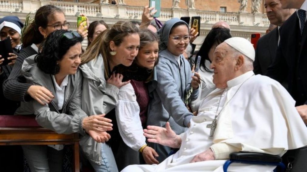 El Papa Francisco saludó por Semana Santa y pidió rezar por los más necesitados (Vatican News).