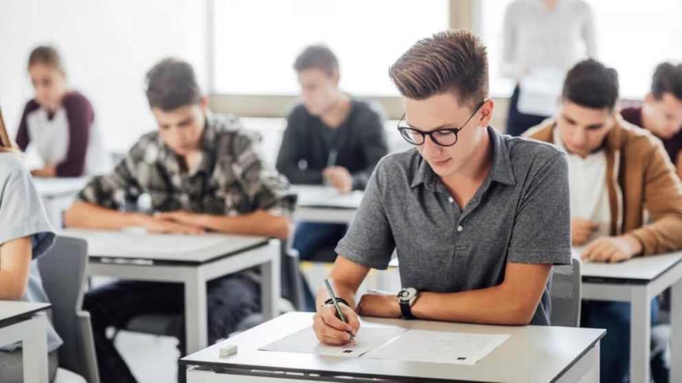 Algunos estudiantes suelen tener dudas sobre la carrera universitaria a seguir (Imagen ilustrativa).