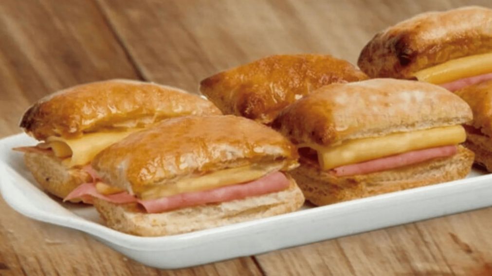 Receta para hacer unos riquísimos fosforitos de jamón y queso fáciles y económicos.