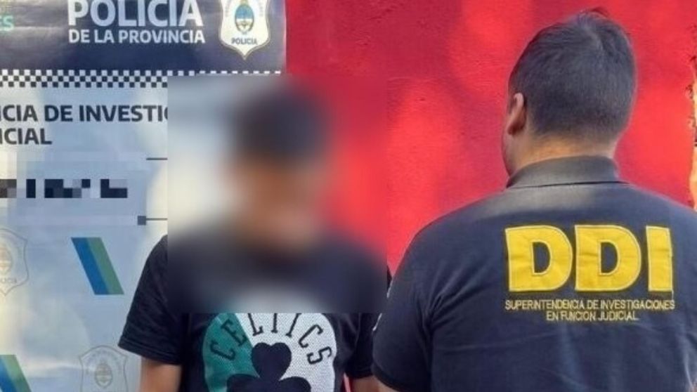 Este es el sujeto que resultó apresado por los investigadores policiales.