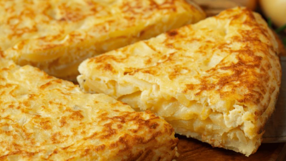 Tortilla de papas: Los trucos para que la receta te salga jugosa, esponjosa y no se te pegue (Imagen iliustrativa)