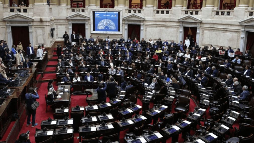 El plenario contó con 125 votos a favor, 77 en contra y 9 abstenciones.