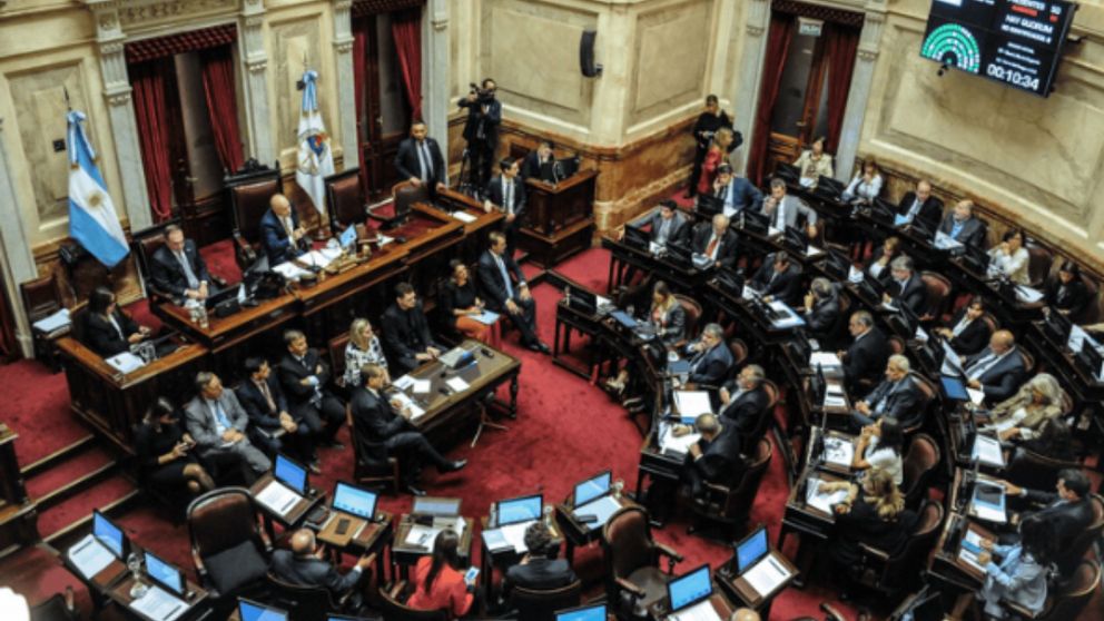 Se posterga debate de Ficha Limpia.