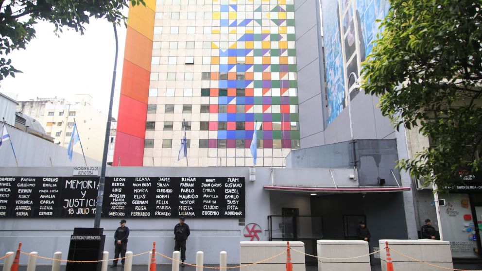 Según la Cámara Federal de Casación, el atentado a la AMIA fue ordenado por Irán y perpetrado por el grupo Hezbollah (NA).