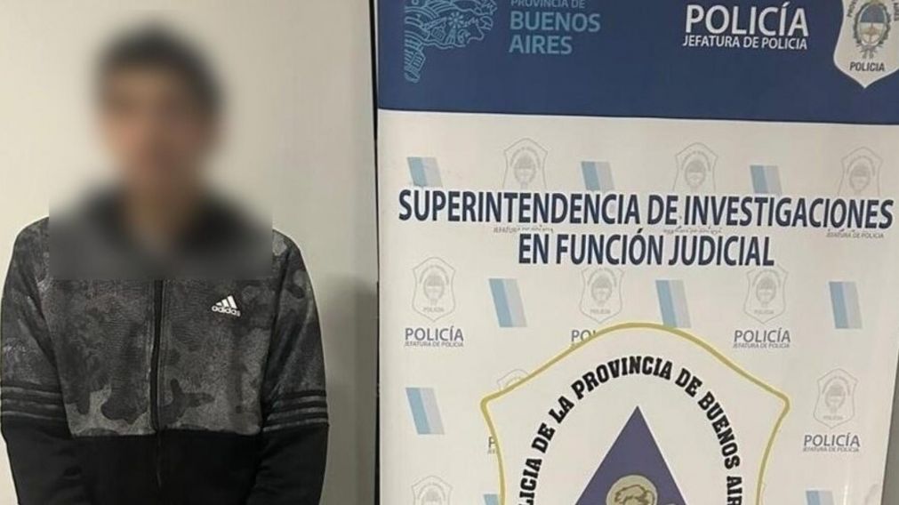Este es el individuo que fue capturado por los investigadores policiales.