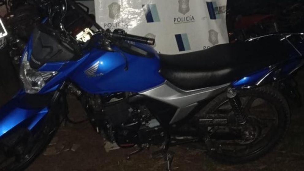 Esta es la motocicleta en la que se movilizaba el sujeto aprehendido por las autoridades.