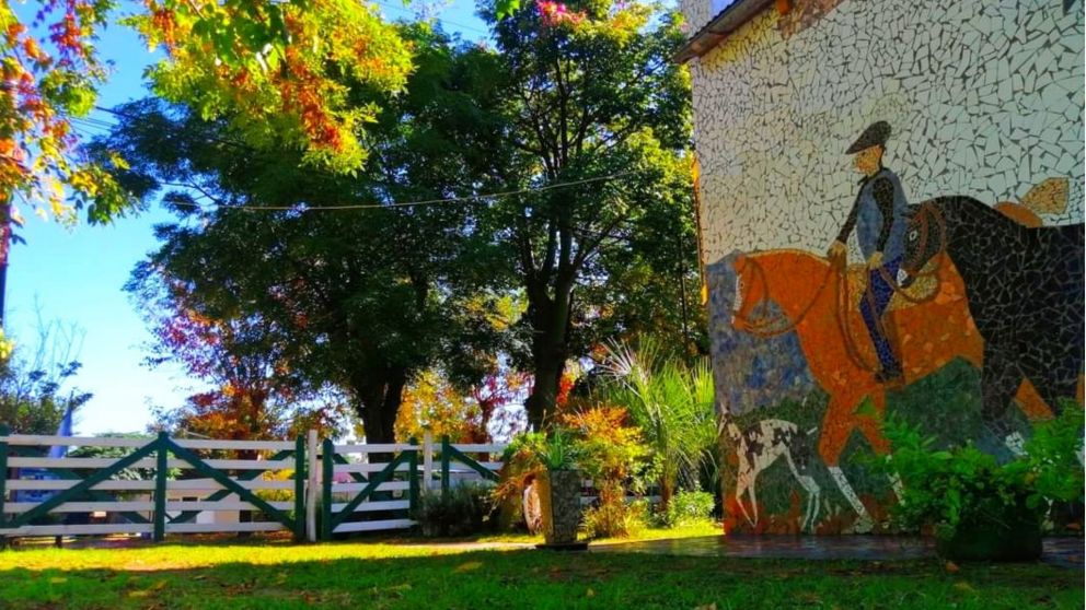 Este pueblito bonaerense fusiona historia, tranquilidad y arte en cada rincón, con mosaicos de cerámica que le dan una identidad única (Archivo).