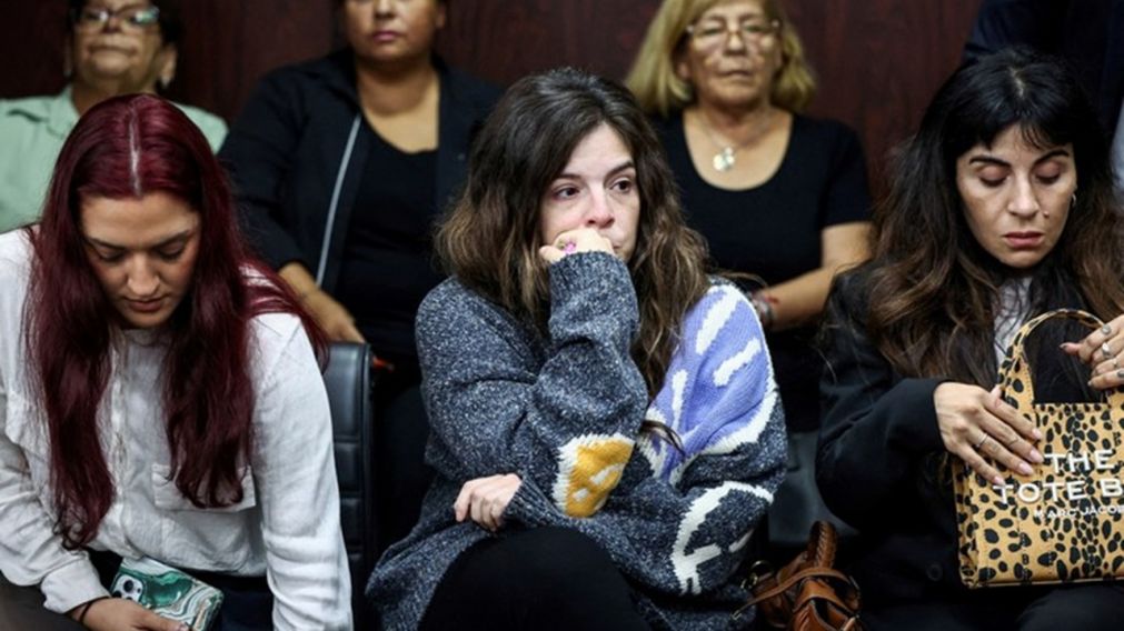 Jana, Dalma y Giannina durante el juicio por la muerte de su papá Diego Maradona (Reuters).