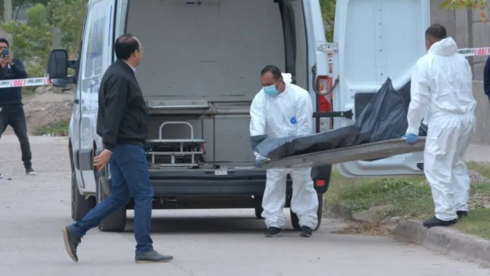 Impactante femicidio en una escuela abandonada.