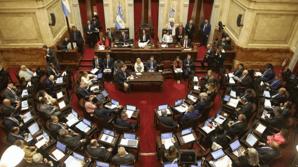 Los senadores pasarán a cobrar 9 millones de pesos