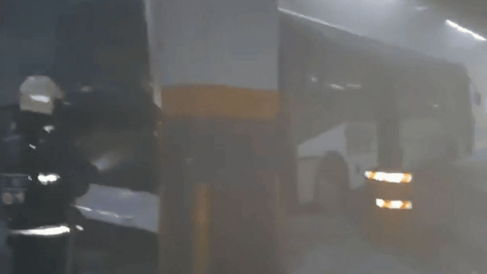 ¡VIDEO! Pánico en Retiro: se incendió un colectivo y hay seis heridos