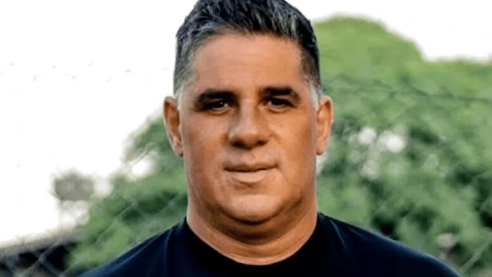 Pablo Olmos se descompensó mientras jugaba al fútbol con amigos. Murió unos minutos después.