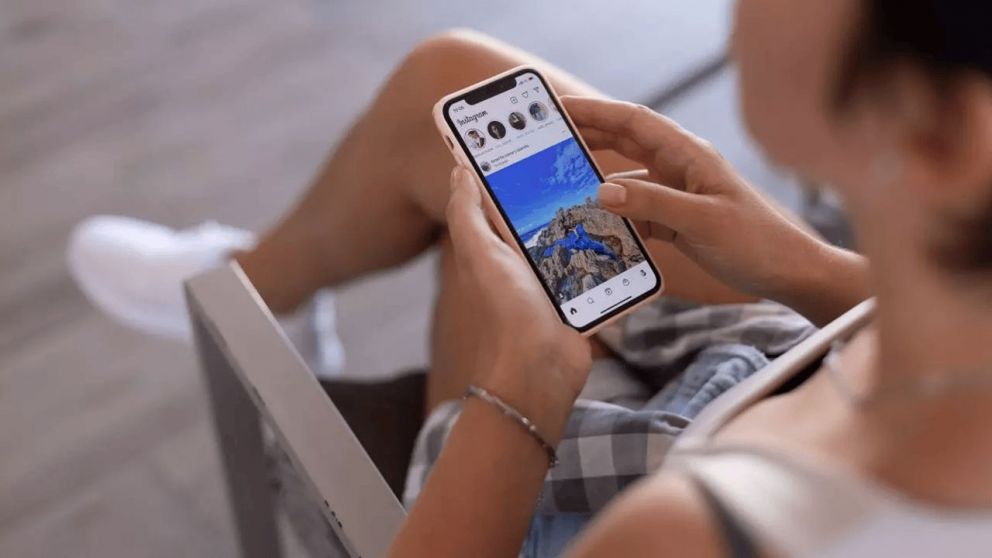 Un abusador preso operaba con su novia y su amante para extorsionar a menores por Instagram (Imagen ilustrativa).