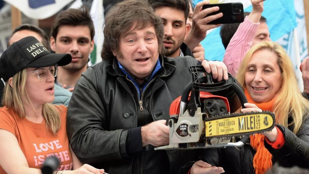 Javier Milei premiará con un plus salarial a los funcionarios que echen empleados.