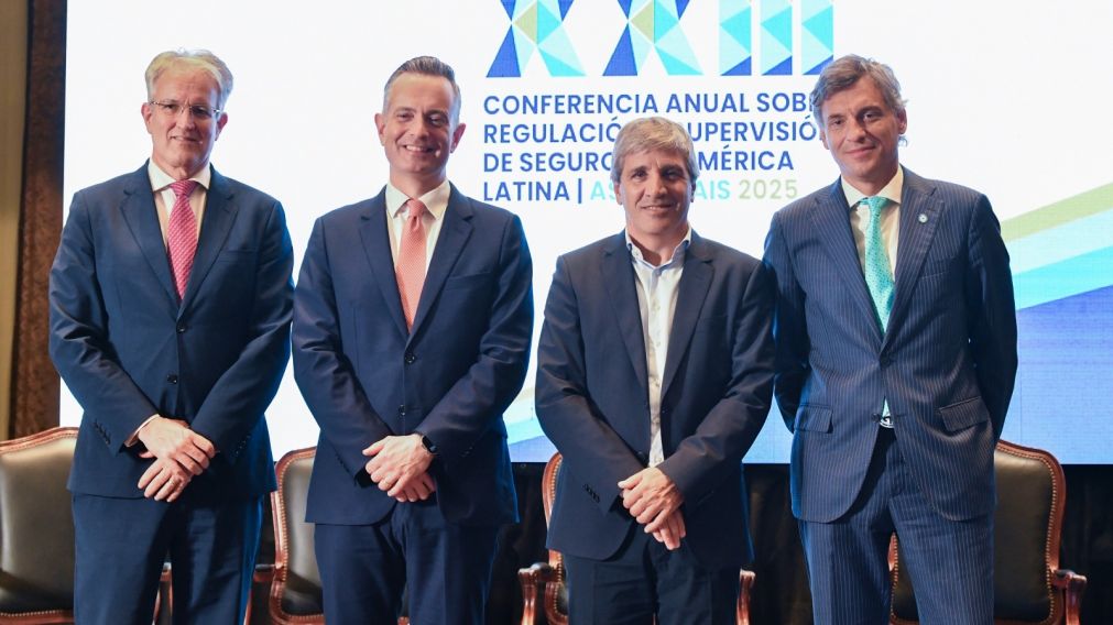 Luis Caputo realizó el anuncio al disertar en la XXIII Conferencia Anual sobre Regulación y Supervisión de Seguros en América Latina (Foto Ministerio de Economía).