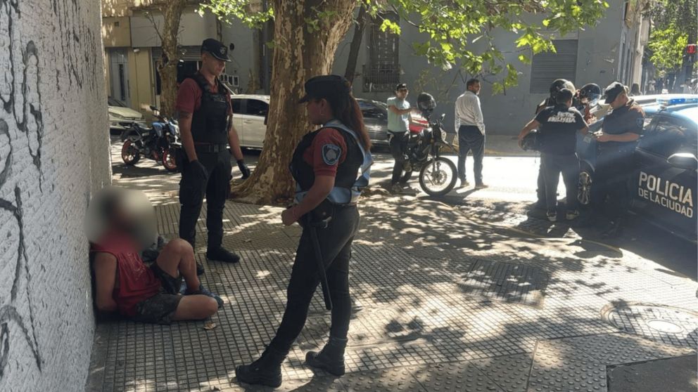 El hombre fue detenido luego de ser denunciado por vecinos por acosar a mujeres y niños (Imagen: Noticias Argentinas).