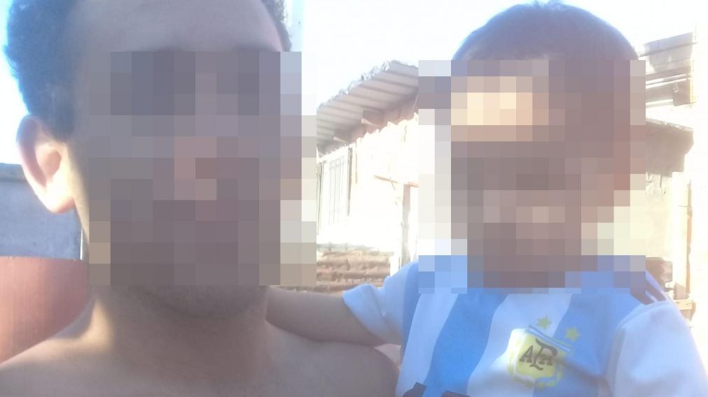 El acusado está libre, y vive cerca de la víctima.