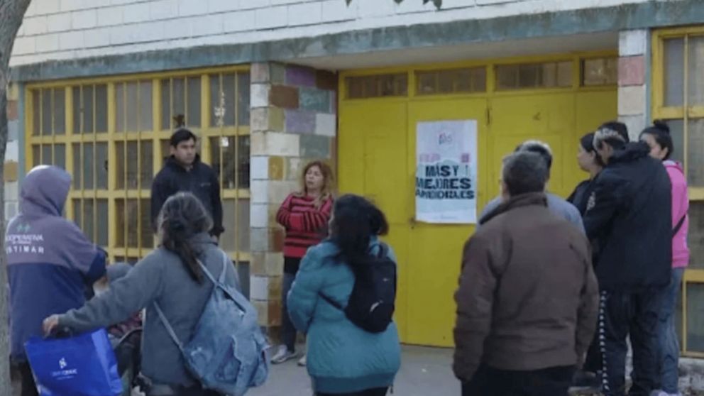Tiene 16 a�os, llev� caf� con marihuana a la escuela, les convid� a sus compa�eros y los intoxic�: ataques de p�nico y otros s�ntomas