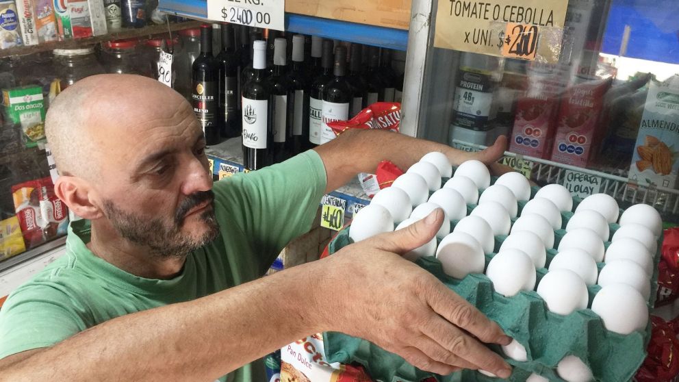El precio de los huevos aumentó hasta un 15% en lo que va de este mes (Carlos Ventura/Crónica/Archivo).