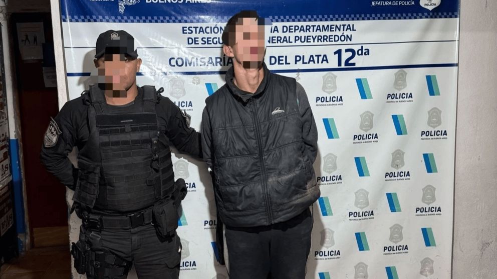 Le robó una urna con cenizas a una jubilada y lo atraparon los vecinos.
