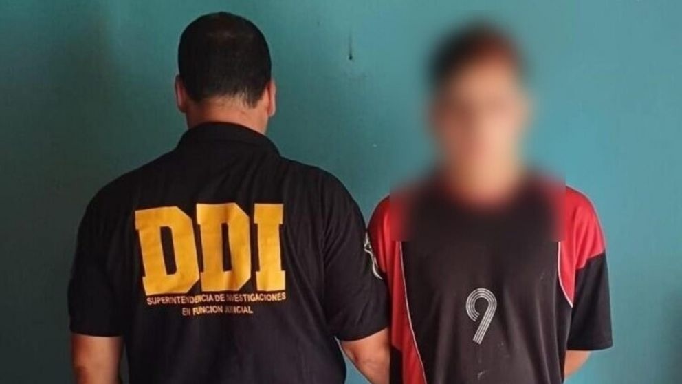 Este es el sospechoso, de 18 años, que fue capturado por los investigadores policiales.