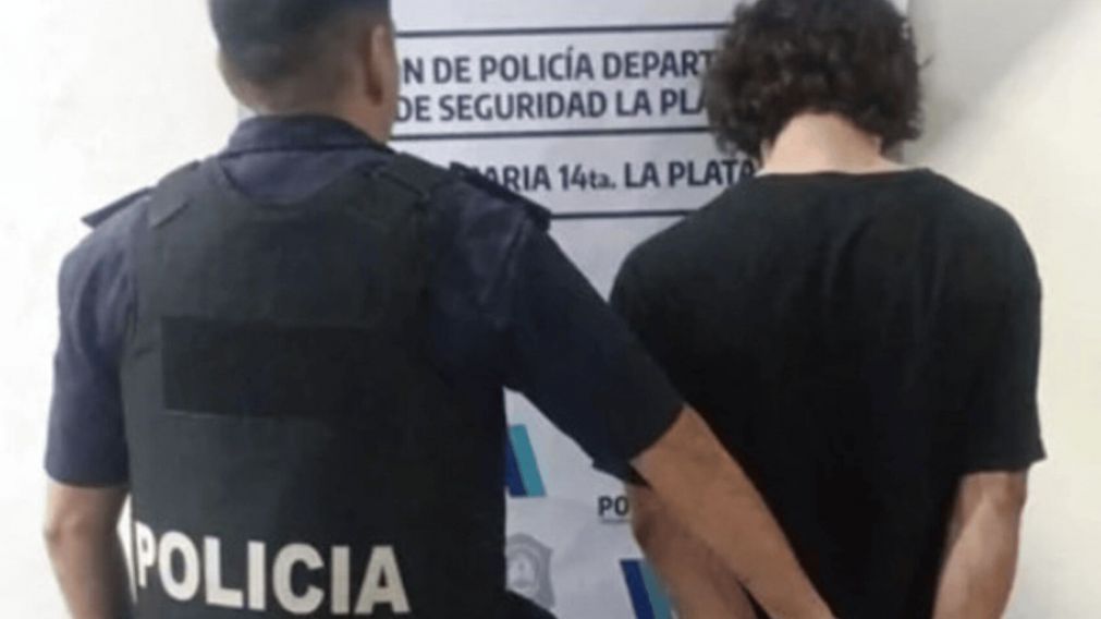 Un hombre aseguró que una voz que le ordenó matar a un amigo y lo apuñaló en el cuello (Imagen NA).