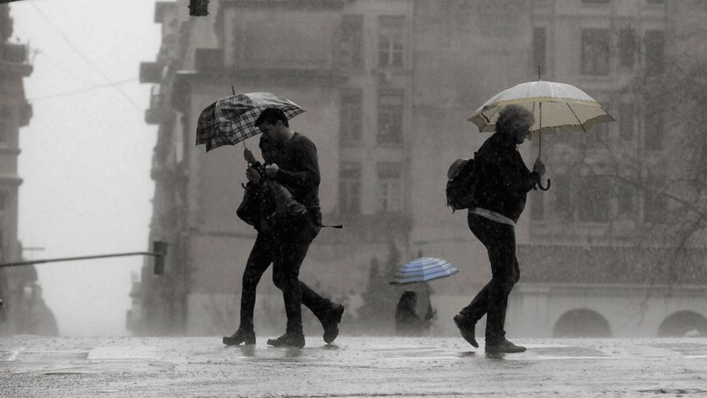 Llueve sobre mojado: hasta cuándo siguen las lluvias en el AMBA