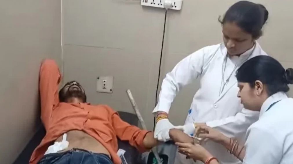 Raja Babu, el hombre de 32 a�os que decidi� operarse a si mismo.