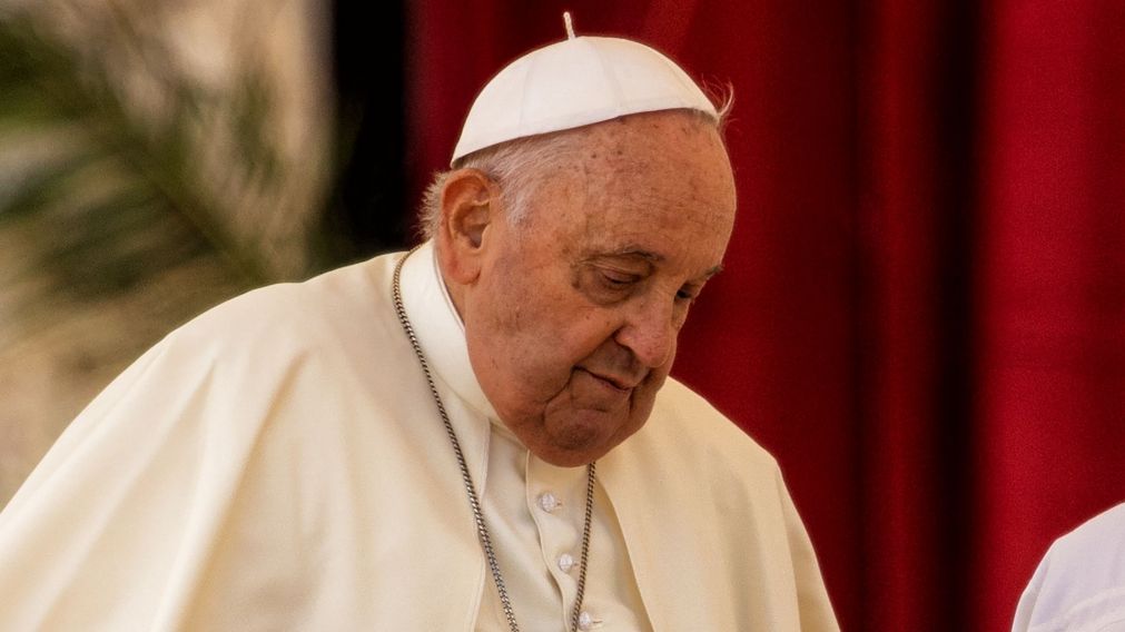 El Papa Francisco sigue internado tras padecer una neumonía bilateral.