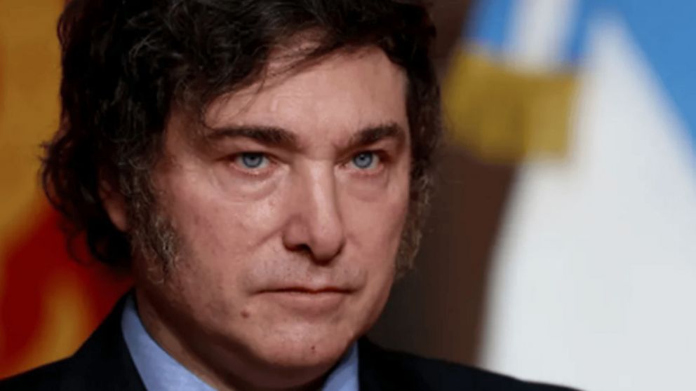 El presidente Javier Milei suspendió de forma "preventiva" la compra de Telefónica por parte de Telecom.