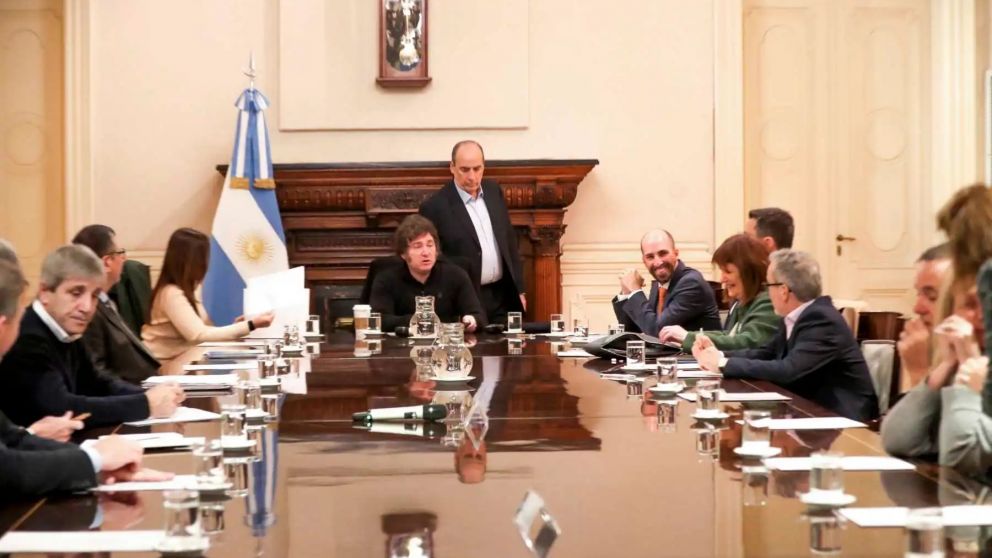 Javier Milei en una reuni�n de Gabinete en Casa Rosada (Foto archivo).