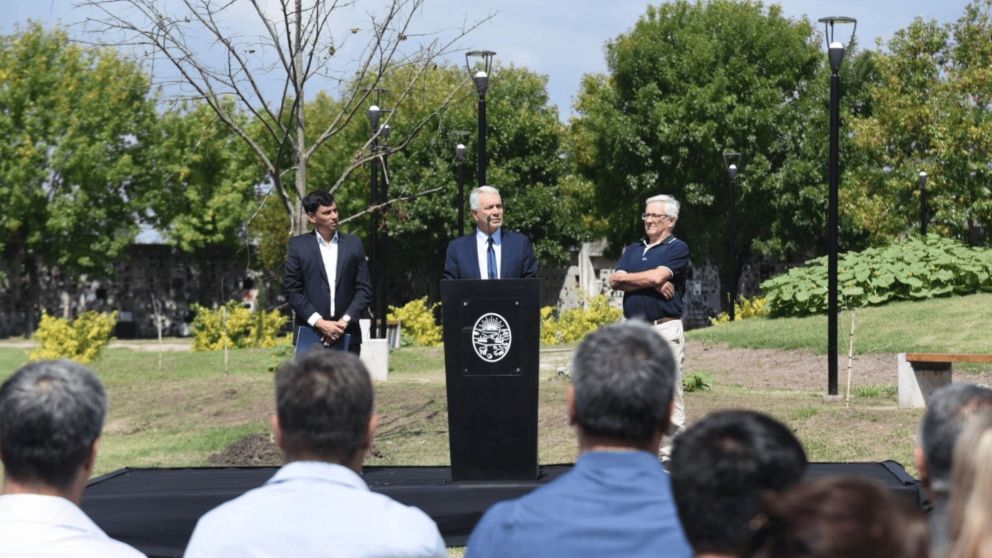 Alak inauguró el nuevo osario municipal: "Nos va a permitir darle una sepultura digna a las personas que han fallecido"