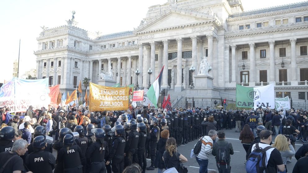 Las organizaciones sociales participarán en el reclamo de los jubilados (Crónica / Fernando Pérez Ré).
