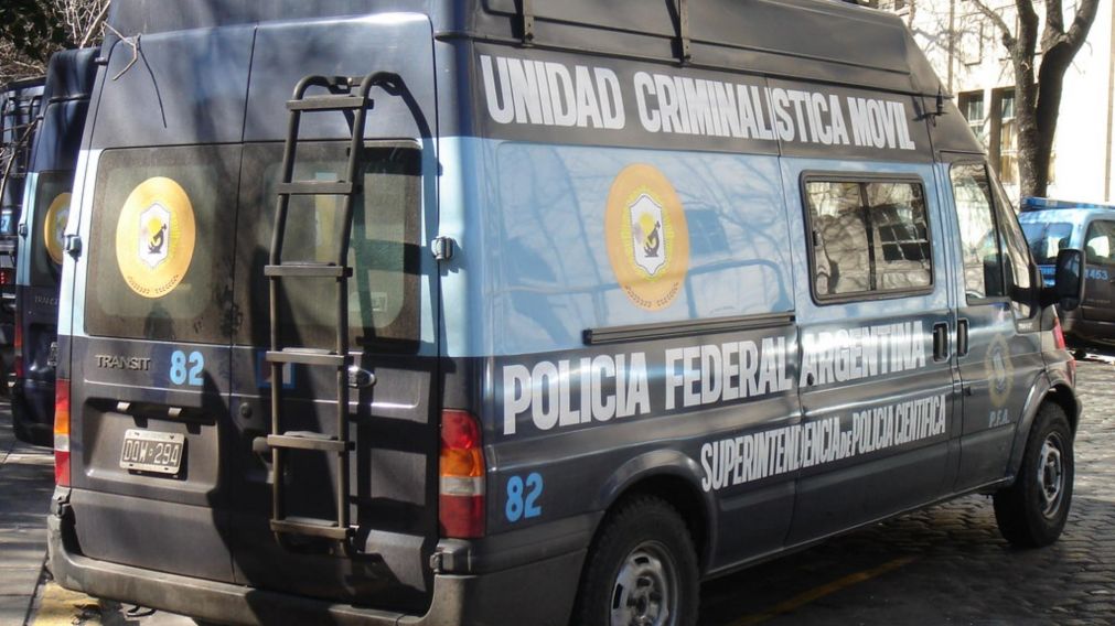 Miembros de la Policía Federal Argentina fueron convocados para concretar peritajes.