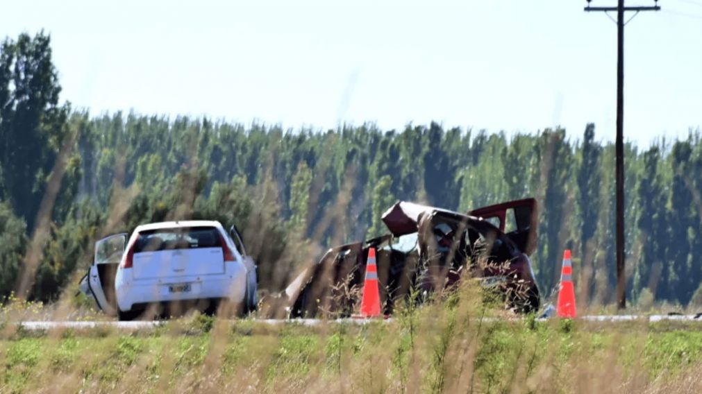Cuatro personas murieron por el brutal choque (Foto Diario Río Negro).