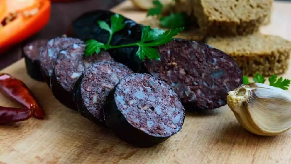 Tragedia: estaba almorzando junto a su familia, se atragantó con un trozo de morcilla y murió.